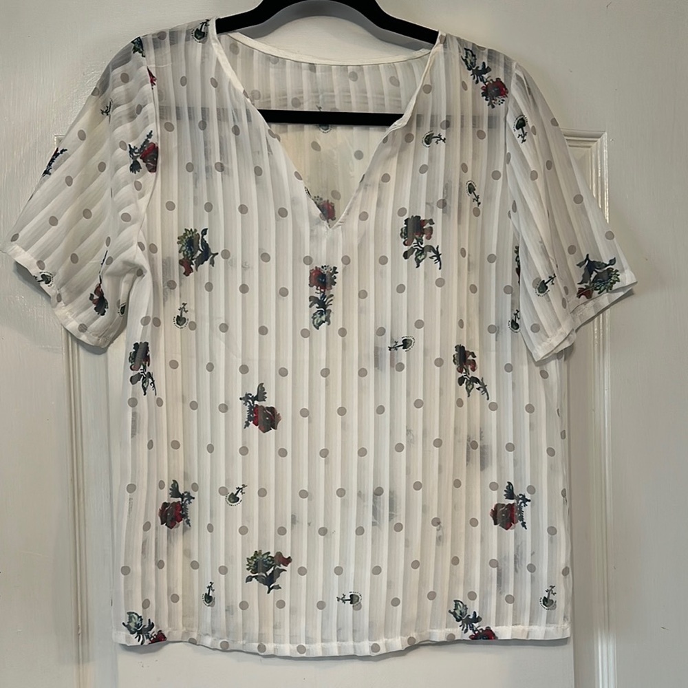 White and Red Blouse with Stylish Design and Comfortable Fit